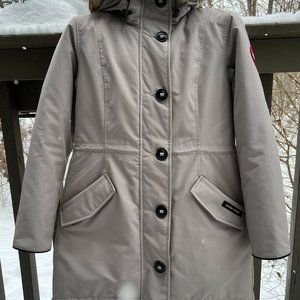 Canada Goose Parka / women's size small